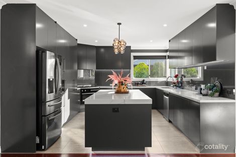 Property photo of 4 Jay Rise Berwick VIC 3806