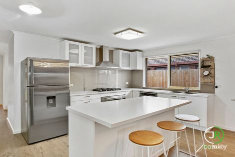 Property photo of 20 Denham Crescent Cranbourne North VIC 3977