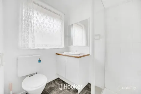 Property photo of 8 Dean Close Narre Warren South VIC 3805