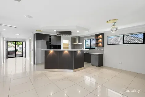 Property photo of 33 Nagle Drive Norman Gardens QLD 4701