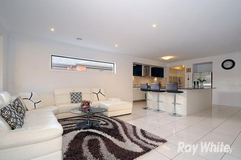 Property photo of 8 Copernicus Circuit Cranbourne West VIC 3977