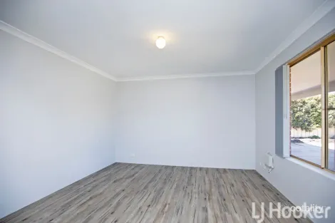 Property photo of 15 Wardell Loop Dudley Park WA 6210