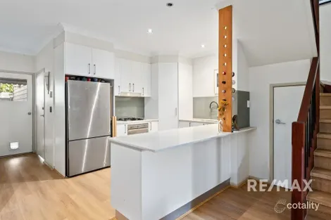 Property photo of 2/96 Hyde Road Yeronga QLD 4104