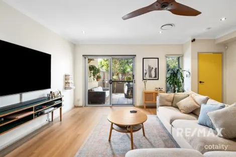 Property photo of 2/96 Hyde Road Yeronga QLD 4104