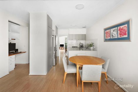 Property photo of 2/33 Kent Road Surrey Hills VIC 3127