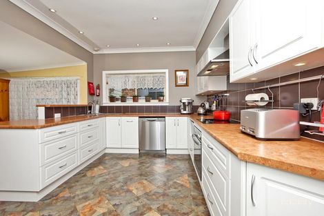 Property photo of 15 Haynes Avenue Eleebana NSW 2282