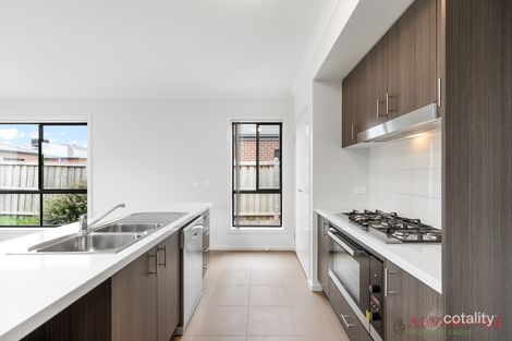 Property photo of 19 Bondi Parade Point Cook VIC 3030