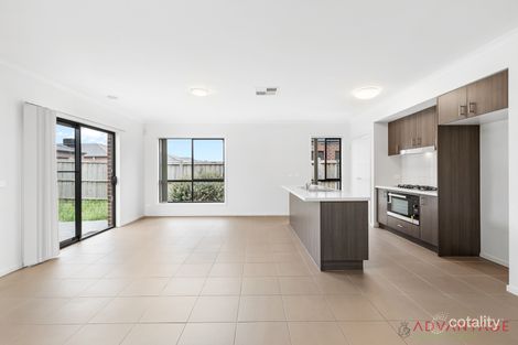 Property photo of 19 Bondi Parade Point Cook VIC 3030