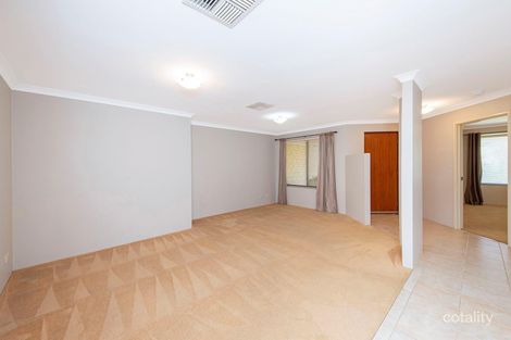 Property photo of 17 Waratah Circle Halls Head WA 6210
