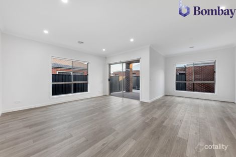 Property photo of 27 Mottlecah Circuit Craigieburn VIC 3064