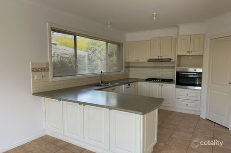 Property photo of 16 Warrick Court Avondale Heights VIC 3034