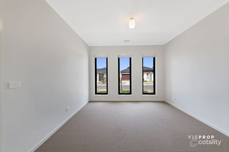 Property photo of 36 Squadron Road Point Cook VIC 3030