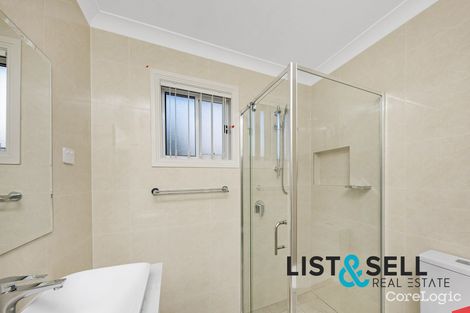 Property photo of 11 Lisson Place Minto NSW 2566