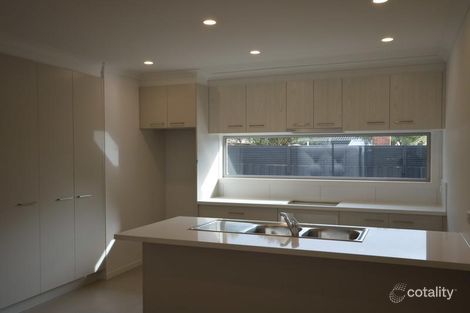 Property photo of 2/25 Dalgleish Avenue Rosebud VIC 3939