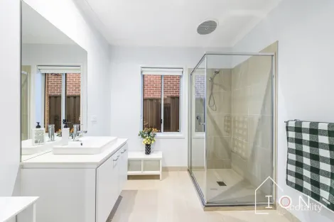 Property photo of 11 Michigan Road Clyde VIC 3978