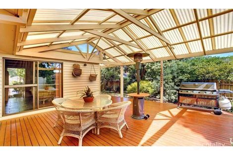 Property photo of 16 Holyrood Crescent Ringwood VIC 3134