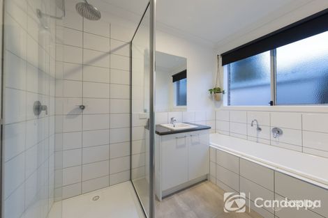 Property photo of 27 Harmon Drive Drouin VIC 3818