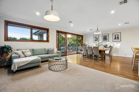 Property photo of 4 Lyle Place Chifley ACT 2606