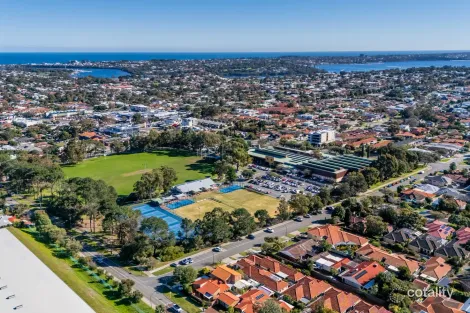 Property photo of 1D Kitchener Road Melville WA 6156