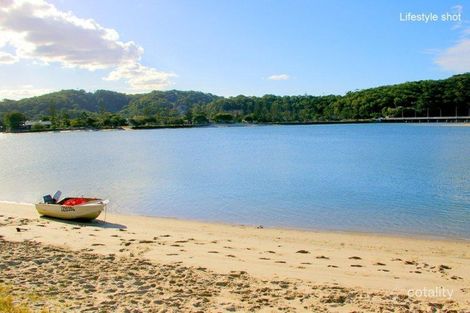 17 Tallebudgera Dr, Palm Beach, QLD 4221