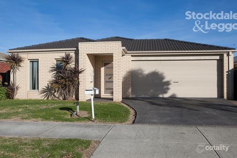 Property photo of 21 Orchard Valley Avenue Pakenham VIC 3810