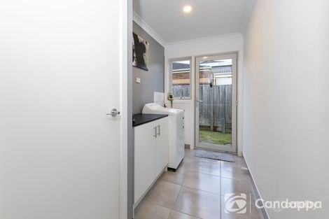 Property photo of 27 Harmon Drive Drouin VIC 3818