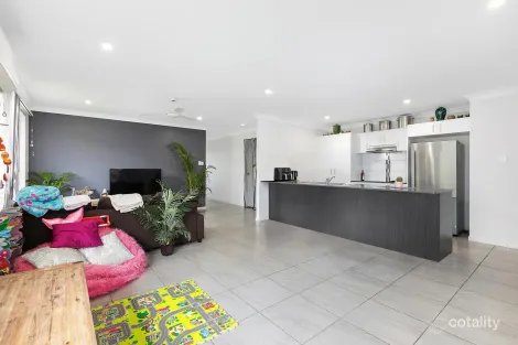 Property photo of 3 Laver Place Gracemere QLD 4702