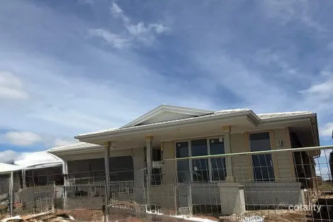 14 Archduke Dr, Deanside, VIC 3336