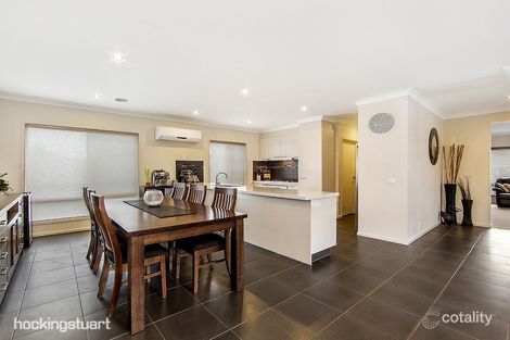 Property photo of 4 Dorcas Lane Taylors Hill VIC 3037