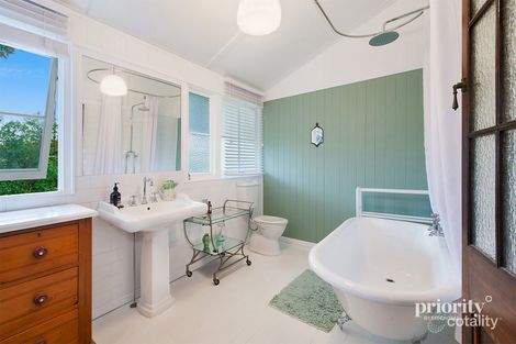 Property photo of 2 Mara Place Ashgrove QLD 4060