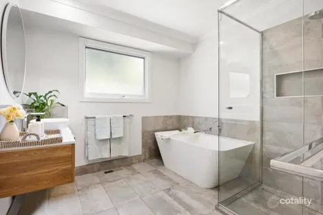 Property photo of 90-92 Eumeralla Grove Mount Eliza VIC 3930