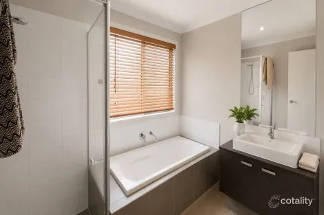 Property photo of 25 Gregson Grove Lyndhurst VIC 3975