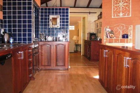 7 Gloucester Rd, Kalamunda, WA 6076