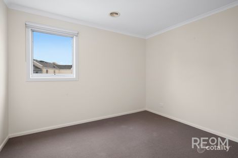 Property photo of 5 Hawthorn Way Glen Waverley VIC 3150