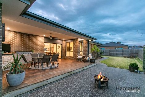 Property photo of 46 Pepper Crescent Drouin VIC 3818