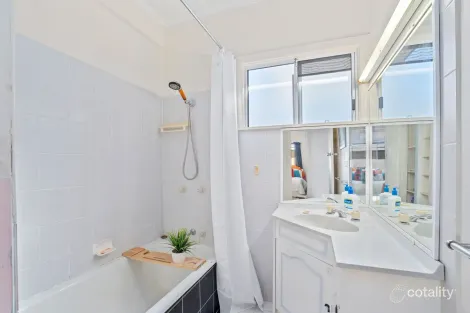 Property photo of 88 Central Street Labrador QLD 4215