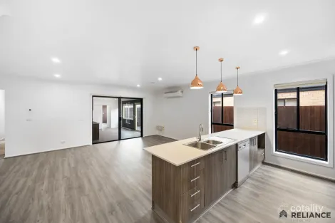 Property photo of 116 Black Knight Way Kurunjang VIC 3337