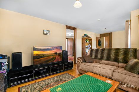Property photo of 4 McKibbin Place Windradyne NSW 2795