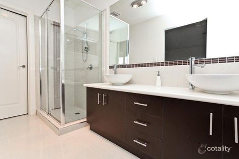 Property photo of 29 Viewbank Walk Caroline Springs VIC 3023