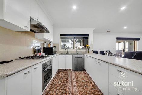 Property photo of 92 Langbourne Drive Narre Warren South VIC 3805