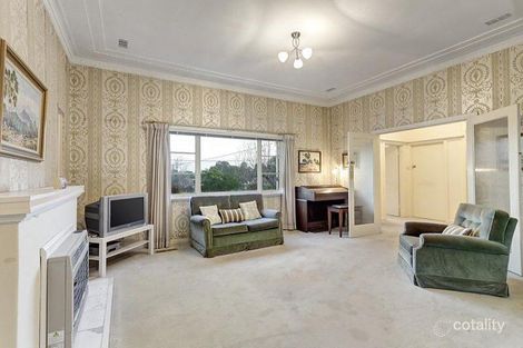 Property photo of 40 Charteris Drive Ivanhoe East VIC 3079