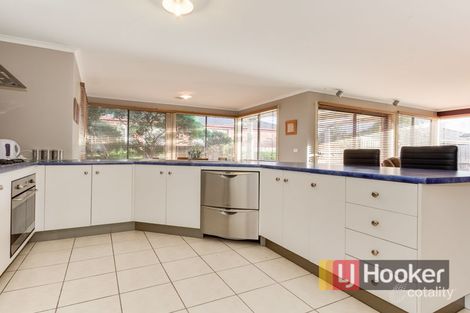 Property photo of 33 Thornbill Circuit Pakenham VIC 3810