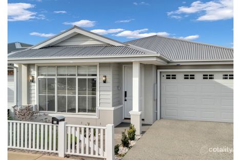 11 Wallowa St, Mickleham, VIC 3064