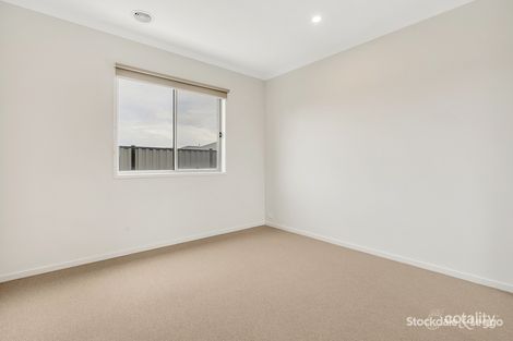 Property photo of 38 Angophora Crescent Craigieburn VIC 3064