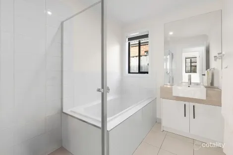 Property photo of 6 Chambly Drive Mickleham VIC 3064