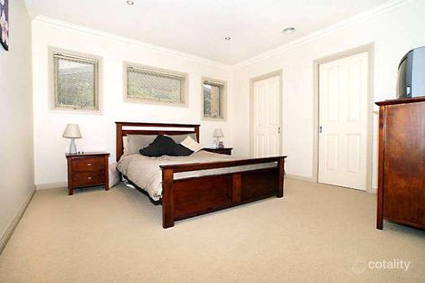 Property photo of 2 Nauru Court Taylors Hill VIC 3037