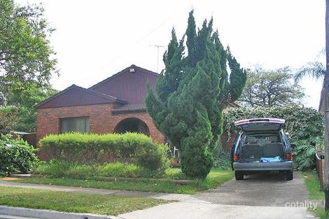 195 Wangee Rd, Greenacre, NSW 2190