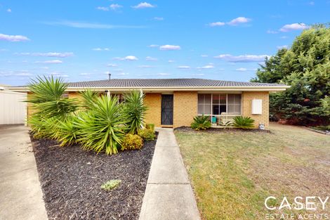 Property photo of 10 Maureen Close Cranbourne West VIC 3977