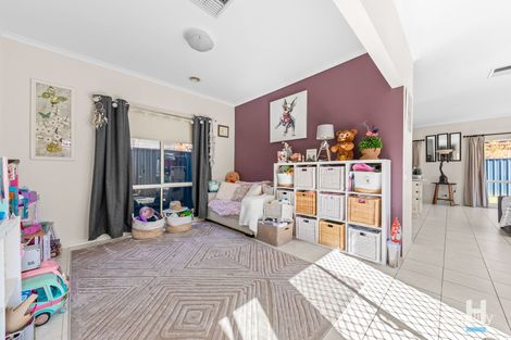 Property photo of 14 River Red Grove Pakenham VIC 3810