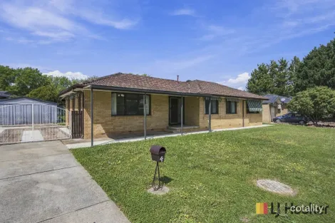 4 Ahern Pl, Monash, ACT 2904
